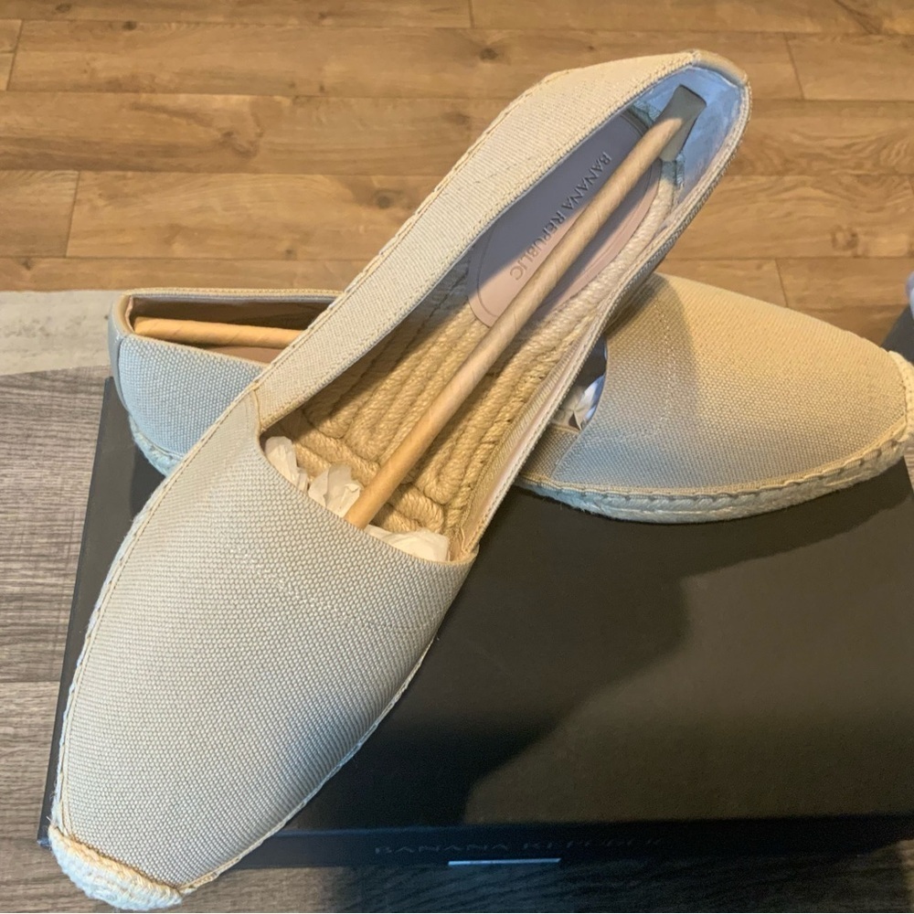 Banana Republic Cream Espadrille Shoes